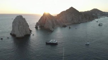 Cabo San Lucas sinematik gün batımı manzarası