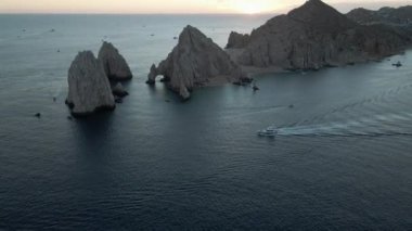 Cabo San Lucas sinematik gün batımı manzarası