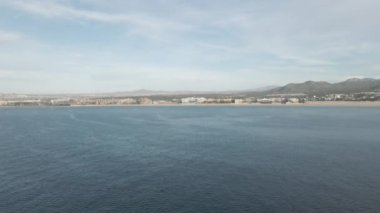 Pasifik Okyanusu üzerinde uçuş 