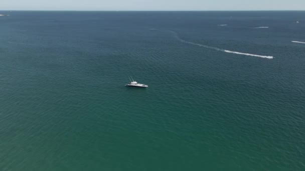 Coureurs jet ciel apprécié sur la côte de l'océan Pacifique au Mexique — Video