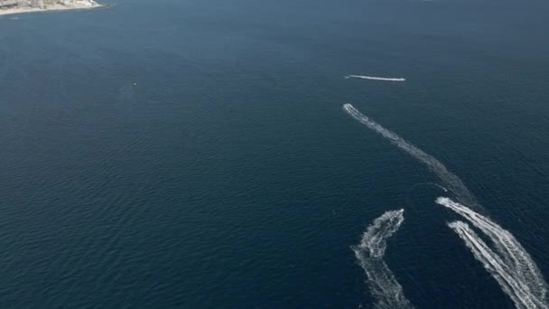 Jeźdźcy Jet Sky cieszyli się na wybrzeżu Oceanu Spokojnego w Meksyku — Wideo stockowe