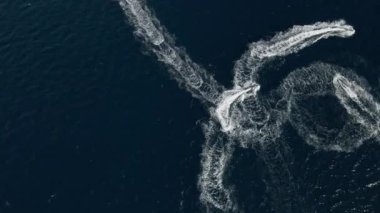 Meksika 'daki Pasifik Okyanusu kıyısında jet pilotları eğlendi.