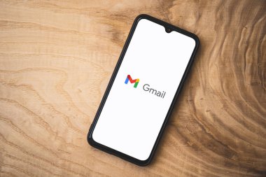 Gmail, Google tarafından sağlanan ücretsiz bir e-posta servisidir. 2019 itibariyle dünya çapında 1,5 milyar aktif kullanıcıya sahipti..