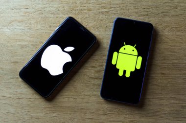 Elma ve android akıllı telefonlar. Iphone IOS, Android işletim sistemine karşı
