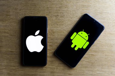 Elma ve android akıllı telefonlar. Iphone IOS, Android işletim sistemine karşı