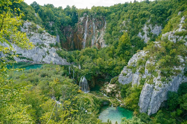 Die Große Landschaft Des Nationalparks Plitvicer Seen Ist Ein Berühmtes — Stockfoto