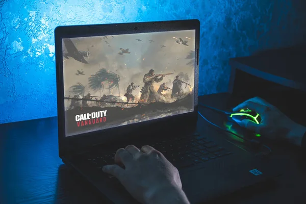 Call Duty Vanguard Gra Wideo Perspektywy Pierwszej Osoby Człowiek Grający — Zdjęcie stockowe