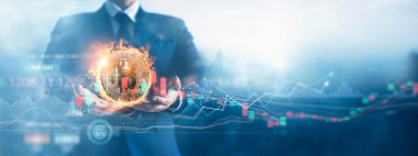 Küresel ağ, Finansal, Borsa, Borsa, Kripto Para ve Yatırım 'da istikrarsız iş grafiği bulunan işadamı ve altın bitcoin' in elleri yanıyor.