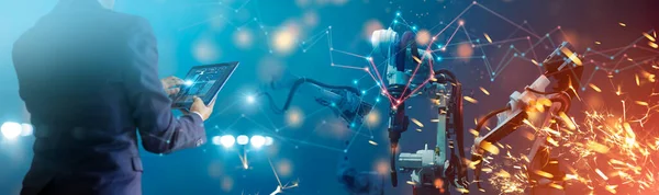 Chefsingenjör Kontrollera Och Styra Automation Robot Vapen Maskin Intelligent Fabrik — Stockfoto
