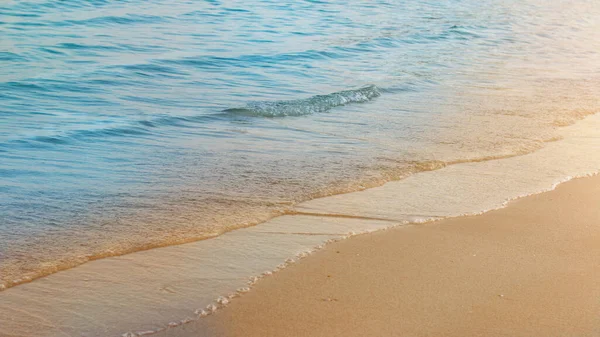 Praia Tropical Com Areia Dourada Férias Relaxantes Mar Azul Turquesa — Fotografia de Stock