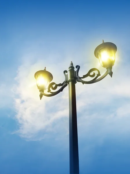 Street Lamps vintage open light on blue sky vibrant — Stock Photo, Image