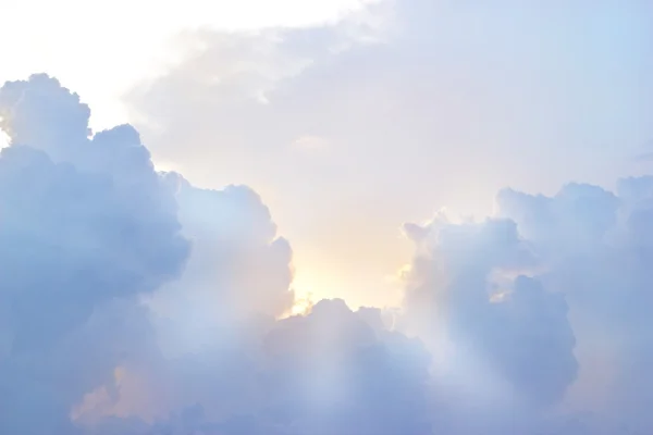 Sky with clouds and sunbeam vibrant — Stock Photo, Image