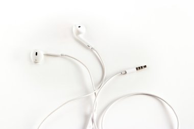 Beyaz arka plan, boş metin üzerinde kulaklık