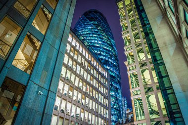 Londra şehrinde Gherkin gökdeleni