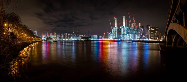 Gece Yarısı Battersea Elektrik Santrali Londra — Stok fotoğraf