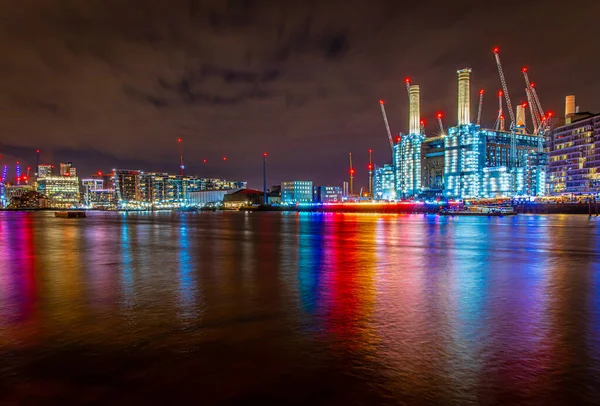 Gece Yarısı Battersea Elektrik Santrali Londra — Stok fotoğraf