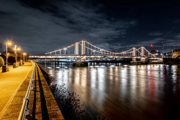 Γέφυρα Τσέλσι Βράδυ Λονδίνο Ηνωμένο Βασίλειο — Φωτογραφία Αρχείου