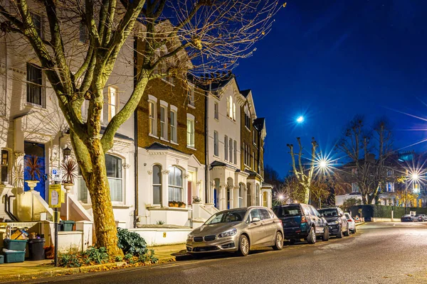 ロンドンの夜のプリムローズ丘の住宅街 — ストック写真