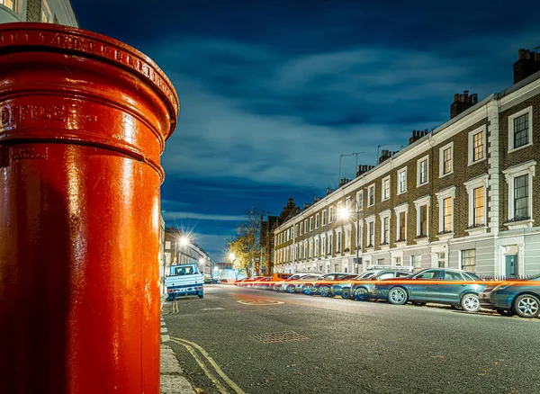 ロンドンのプリムローズ丘の住宅地のメールボックス — ストック写真