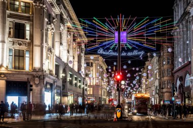 Londra 'nın merkezinde Noel ışıkları