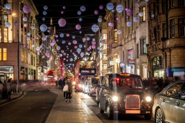 Londra 'nın merkezinde Noel ışıkları