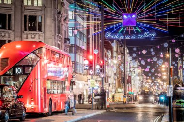 Londra 'nın merkezinde Noel ışıkları
