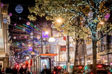 Londra 'nın merkezinde Noel ışıkları