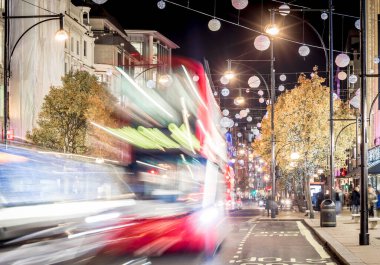 Londra 'nın merkezinde Noel ışıkları