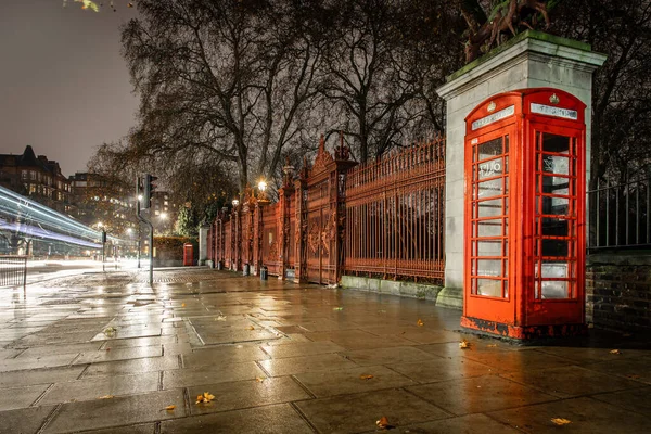 Τηλεφωνικός Θάλαμος Στην Πύλη Hyde Park Στο Kensington Λονδίνο — Φωτογραφία Αρχείου