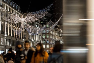 Temsilciler sokağı 2017 Noel için dekore edildi, Londra