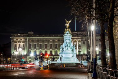 Buckingham Sarayı, kış gecesi, Londra, İngiltere