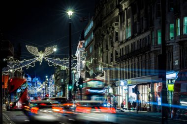 Noel için Picadilly dekore edildi, Londra, İngiltere