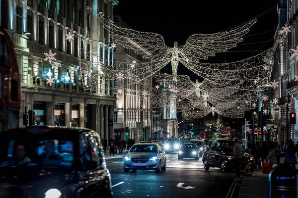 Noel için Picadilly dekore edildi, Londra, İngiltere