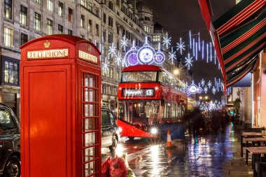 Londra caddesinde Noel ışıkları, İngiltere