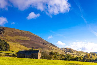 Peak bölgesinde bir ev, İngiltere 'nin üst kısımlarında Pennines, İngiltere' nin güney ucunda bir yer.