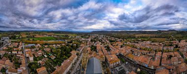 Mirepoix 'in hava manzarası, Fransa' nın güneybatısındaki Arige Bölümü 'nde bir komün..