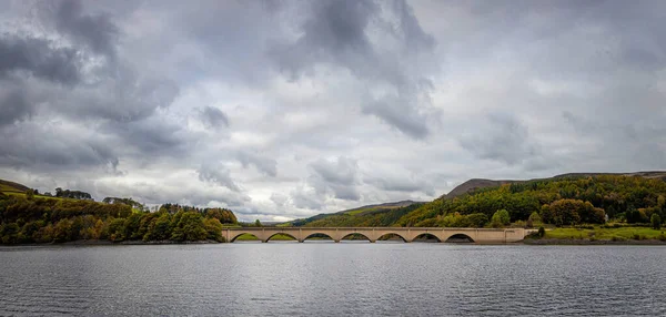 Pohled Nádrž Ladybower Okrese Peak Horské Oblasti Anglii Jižním Konci — Stock fotografie