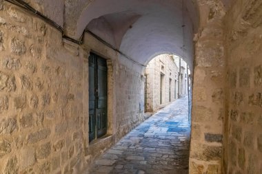 Hırvatistan 'da yaz aylarında Dubrovnik' in eski kent manzarası