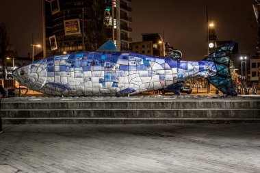 Gece vakti Belfast 'ın büyük balığı