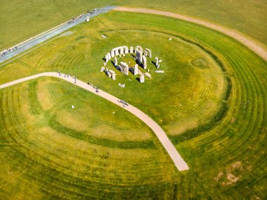 Yazın İngiltere 'de Stonehenge' in hava manzarası