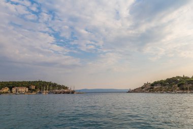 Akşamları Makarska Rivierası manzarası, Hırvatistan