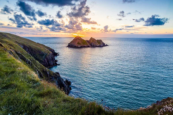 Rocas Gaviota Atardecer Hollywell Bay Cornwall Reino Unido — Foto de Stock