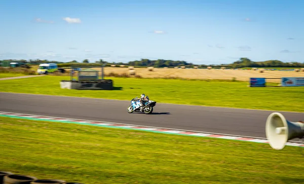 Moto Racing Het Engelse Platteland — Stockfoto