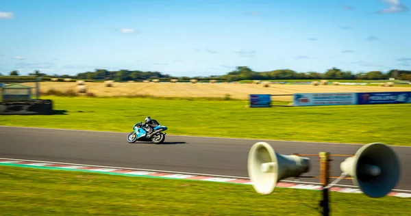 Moto Racing Het Engelse Platteland — Stockfoto