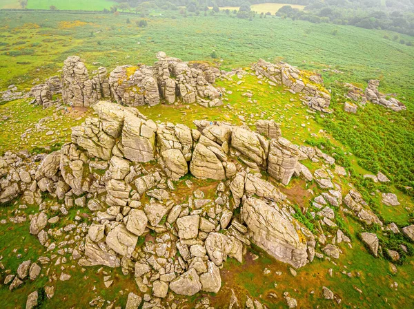 Widok Hound Tor Parku Narodowym Dartmoor Jest Rozległym Wrzosowiskiem Hrabstwie — Zdjęcie stockowe