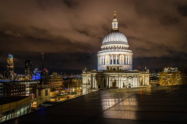 ロンドンの聖パウロ大聖堂 — ストック写真