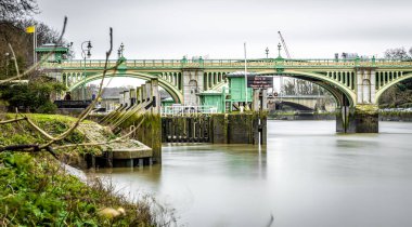 Richmond sisli bir sabahta kilitleniyor, Londra, İngiltere
