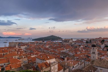 Hırvatistan 'da yaz aylarında Dubrovnik' in HDR manzarası