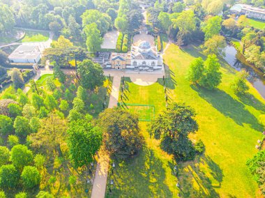 Sabahları Chiswick bahçelerinin hava manzarası, İngiltere.
