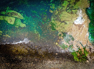 Duntulum deniz manzaralı, İskoçya 'daki Skye Adası' nın Trotternish yarımadasının en kuzeyindeki bir kasaba.